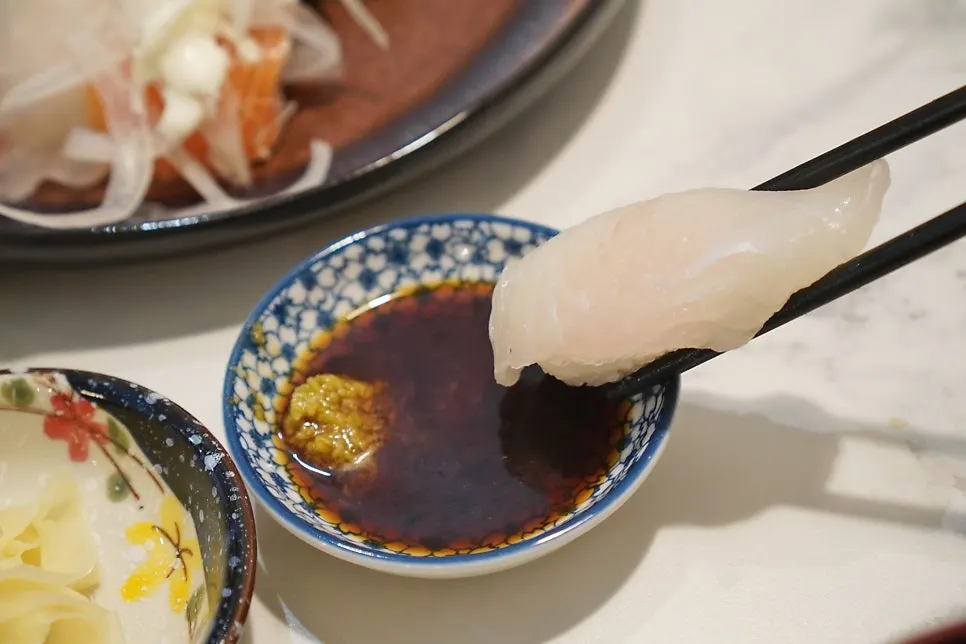 Sea urchin roe and negitoro gunkan sushi