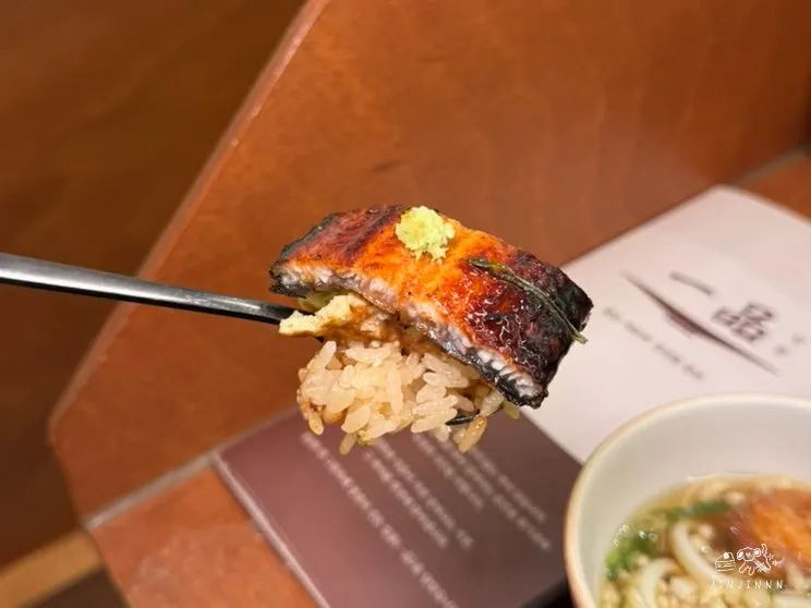 Unagi don eaten with rice