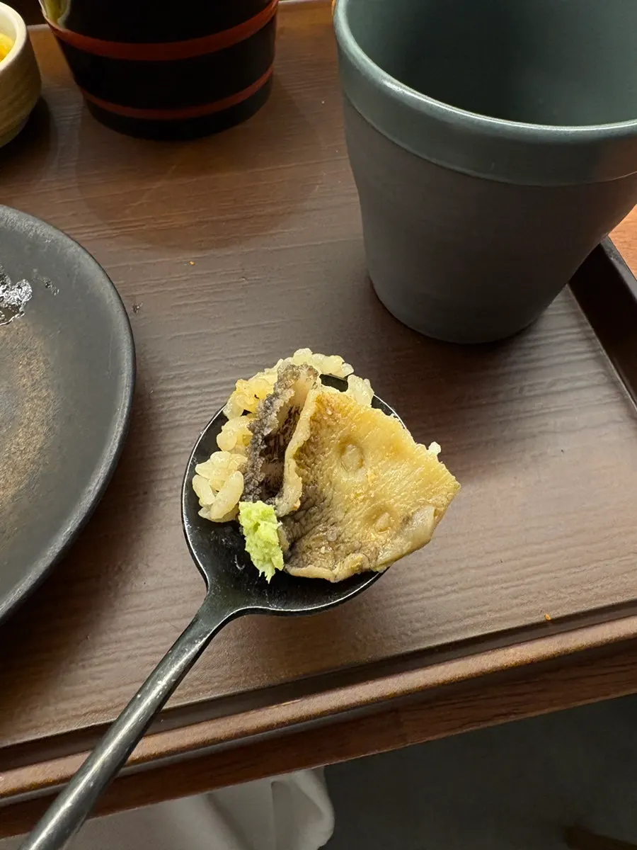 카이센동 해산물과 김