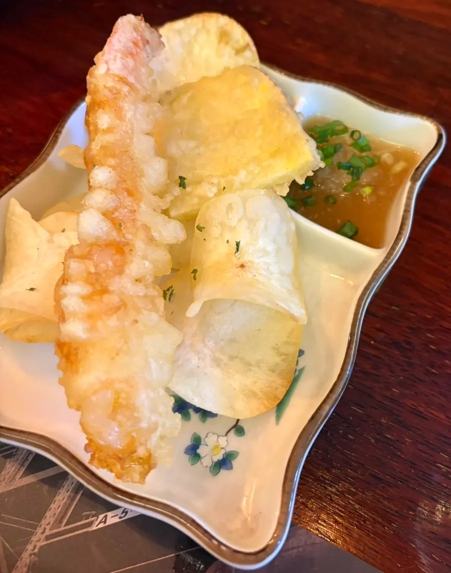 Fish cake soup with fish cake, green onion and konjac