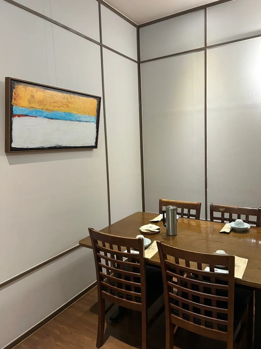 Spacious hall seating at Modam Dining Gwanghwamun