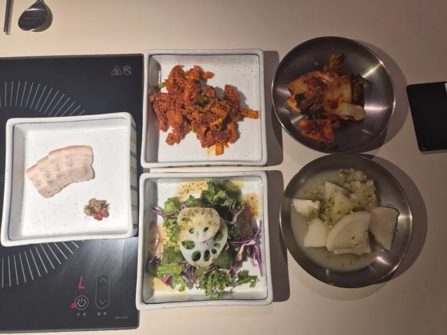 원기옥 광화문점 좌석과 테이블 세팅