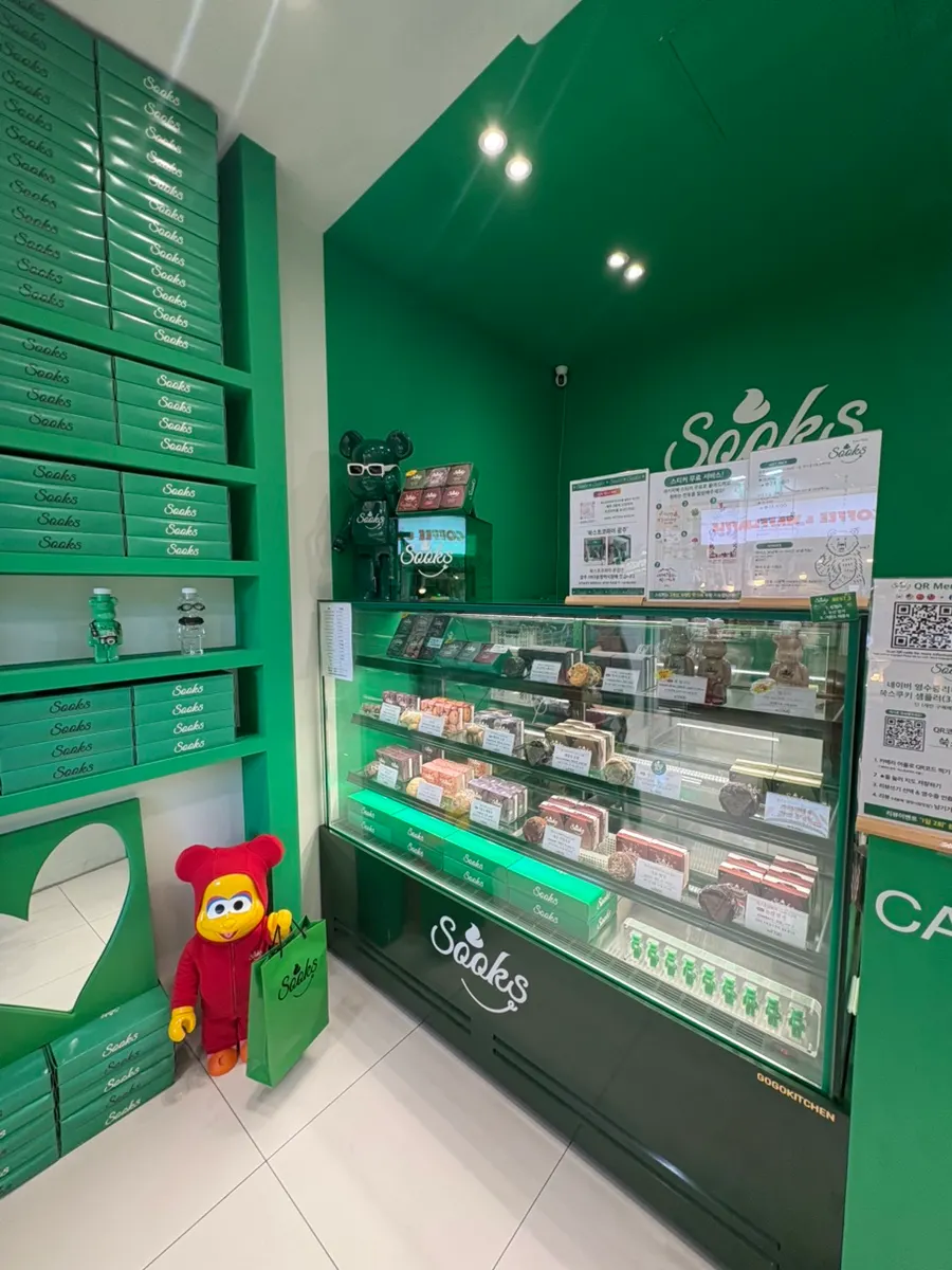 Display area inside Ssuk's Choco Pie Seoul