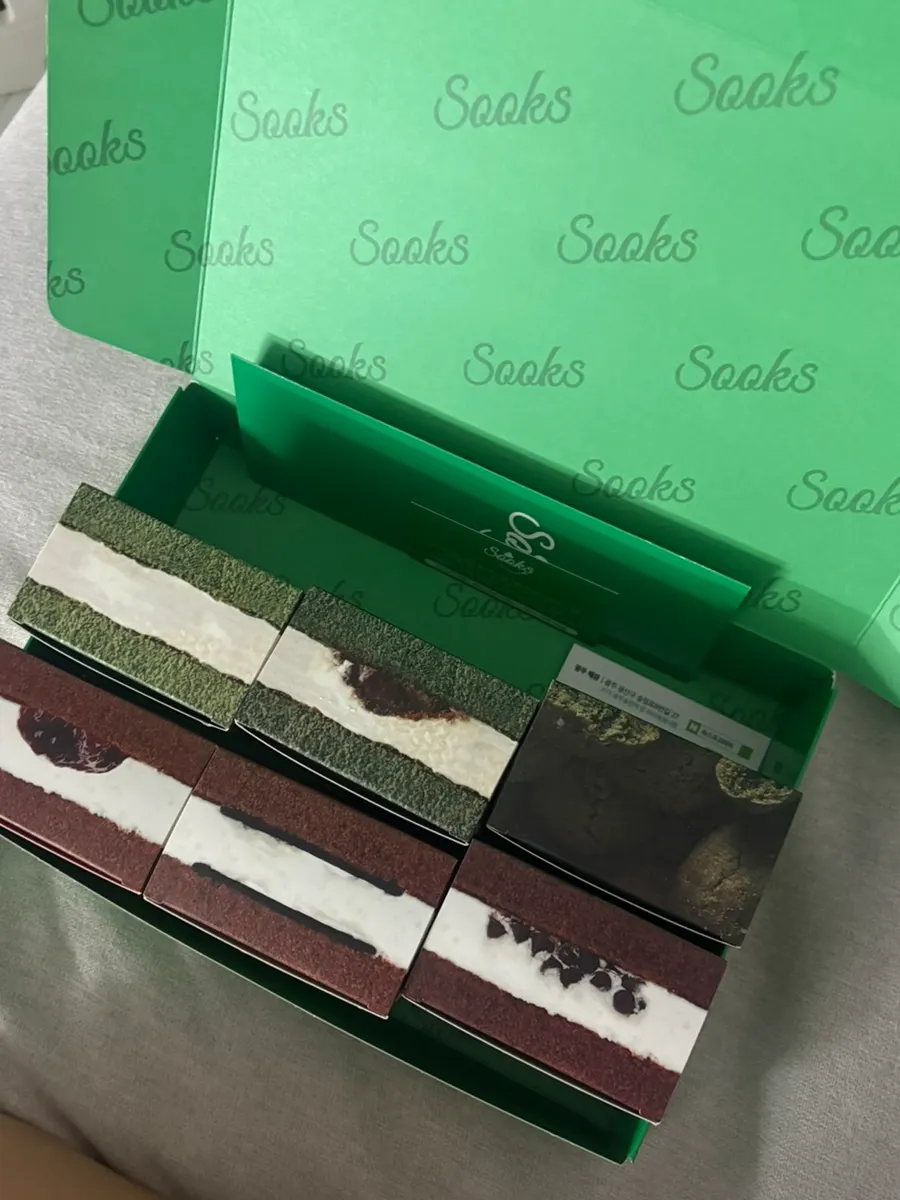 Mugwort choco pies in gift packaging