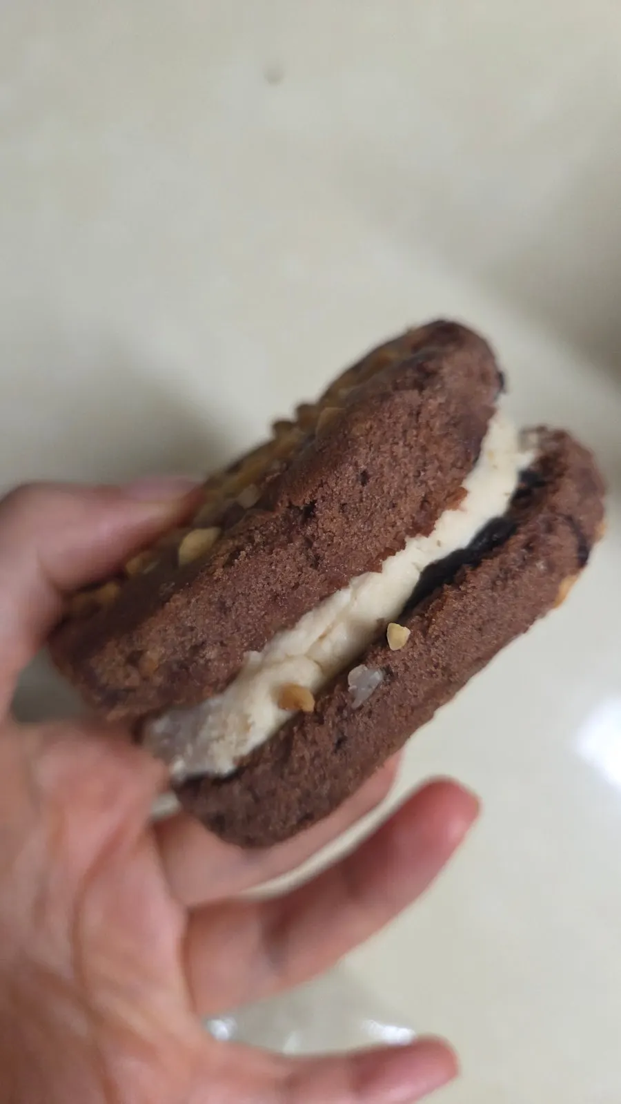 Tasting the mugwort choco pie filled with fresh cream