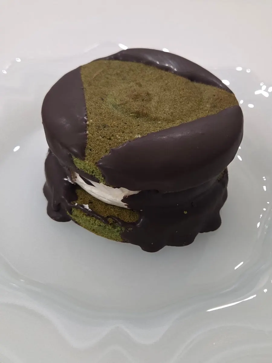 Cross-section of a mugwort choco pie showing the cream filling