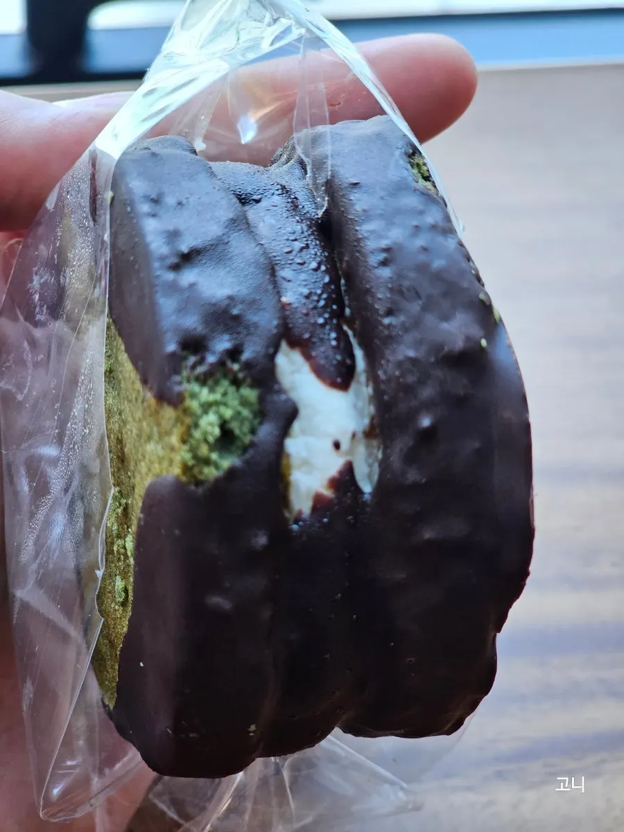 Choco pies shared among friends