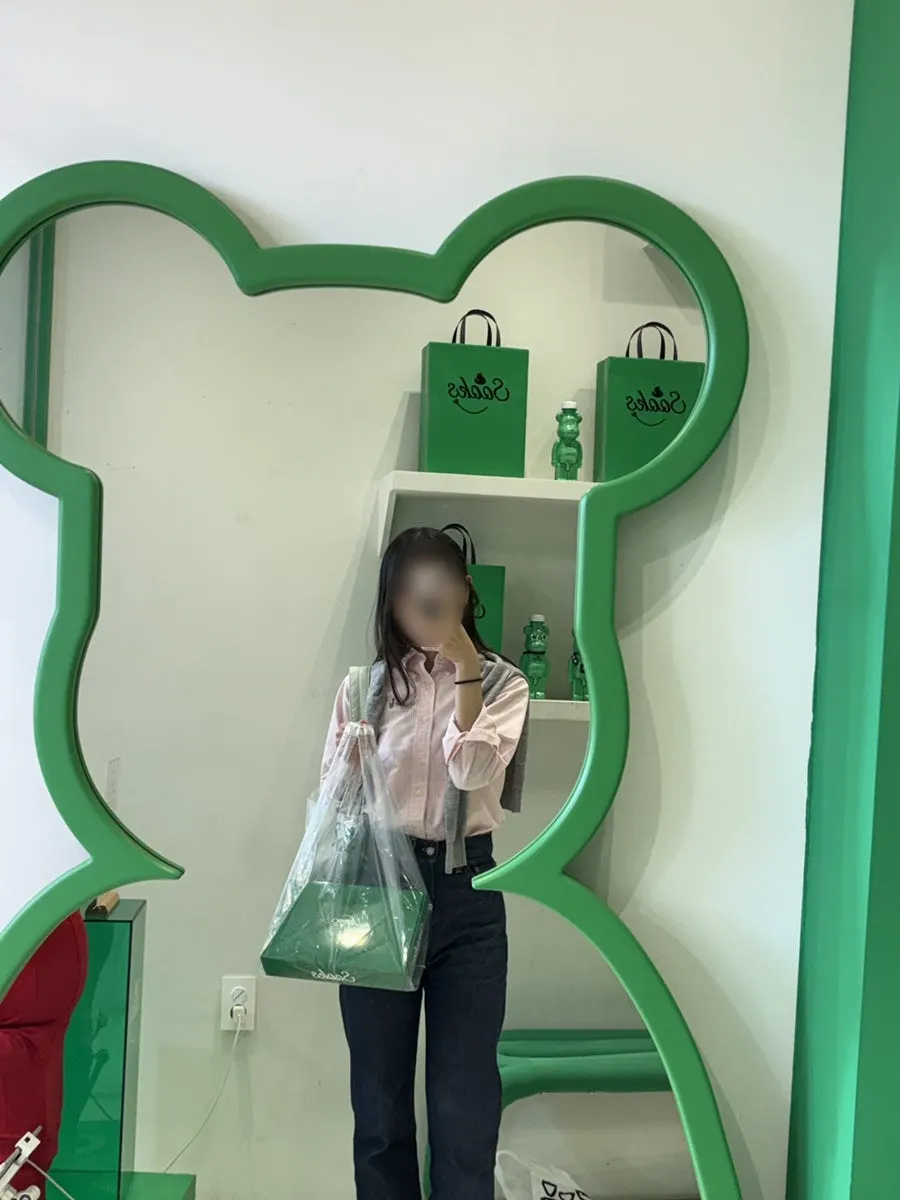 쑥스초코파이 광주 본점 안내가 보이는 매장