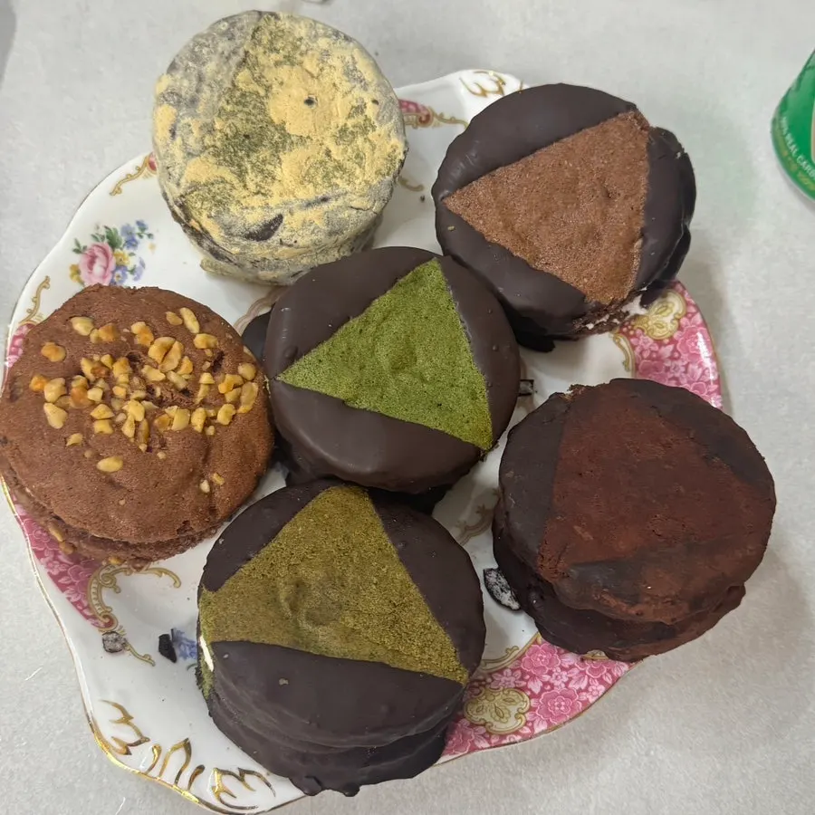 Six choco pie flavors cut and laid out on the housewarming table