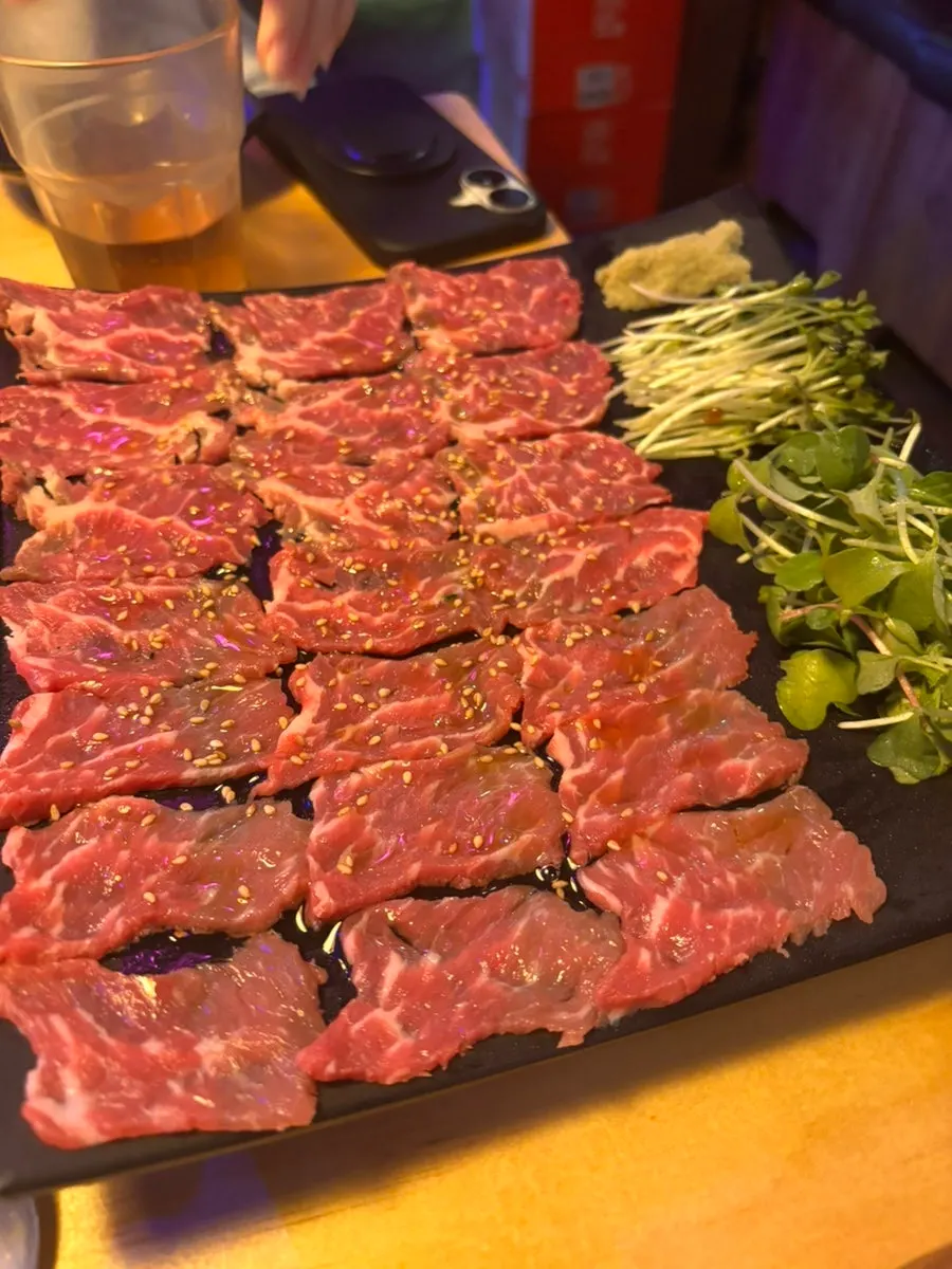 家族と分け合ったメニューが並ぶ食卓