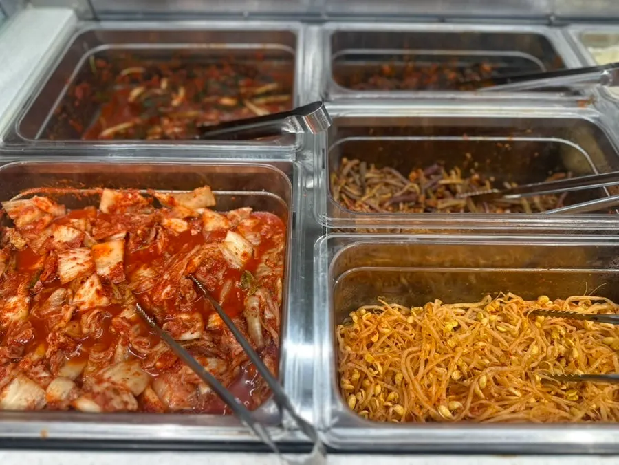 매장 안쪽 셀프바 전경