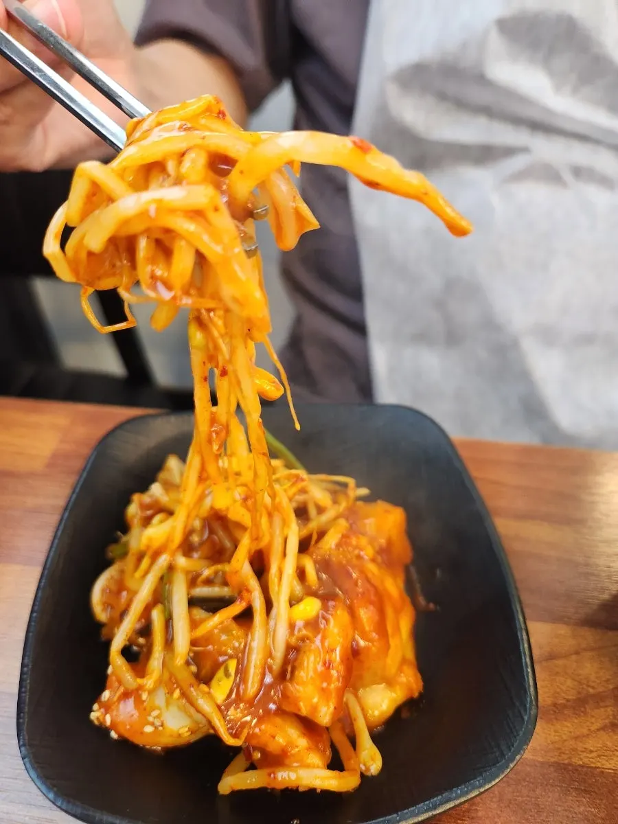 먼저 나온 따뜻한 칼국수