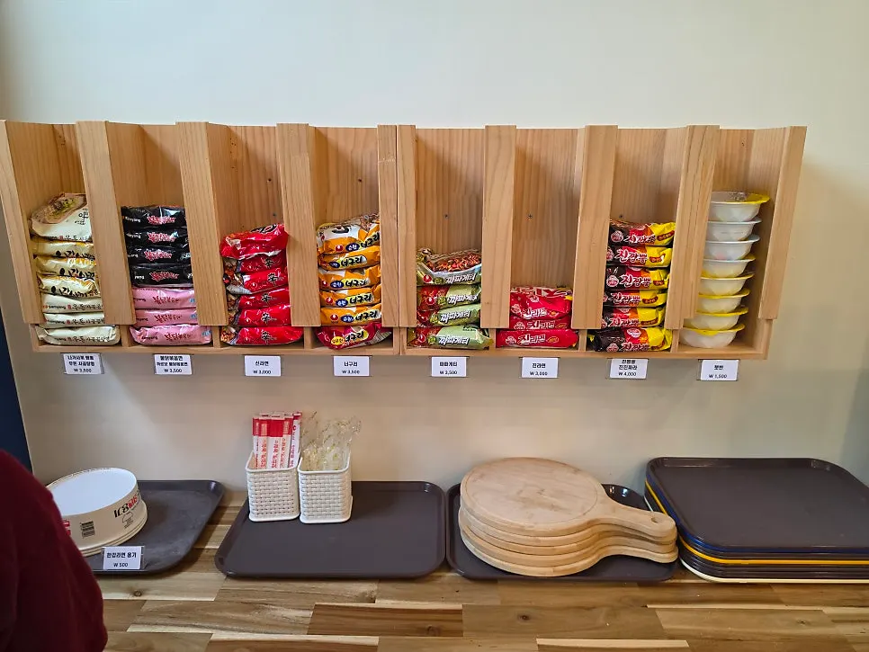 Hangang ramen and food in the café area