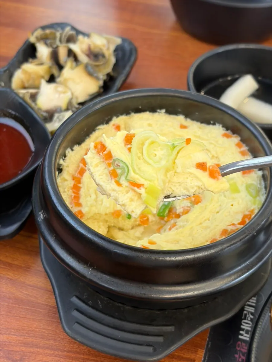 Kalguksu and steamed egg from the set