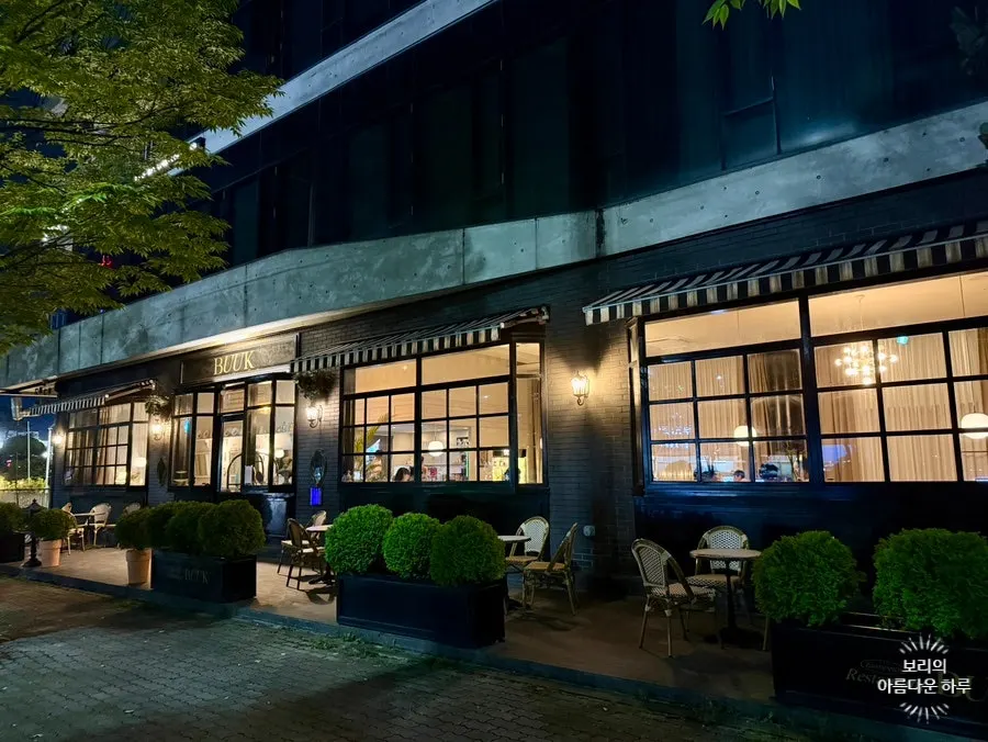 Exterior of Bueokgan Sangmu Branch restaurant in Maewol-dong