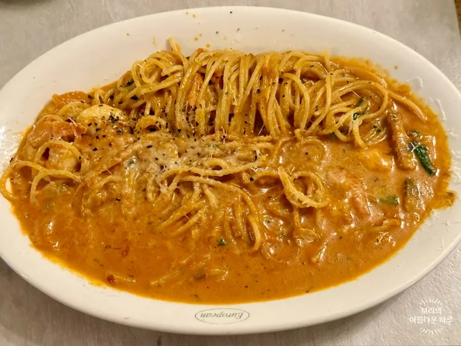 Shrimp rosé pasta at Bueokgan Sangmu Branch