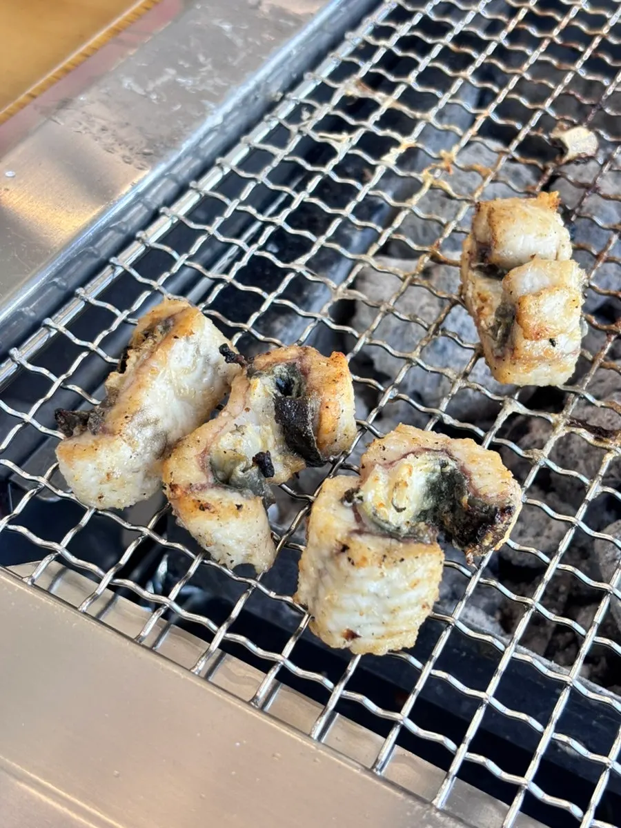 Golden, plump grilled eel fully cooked