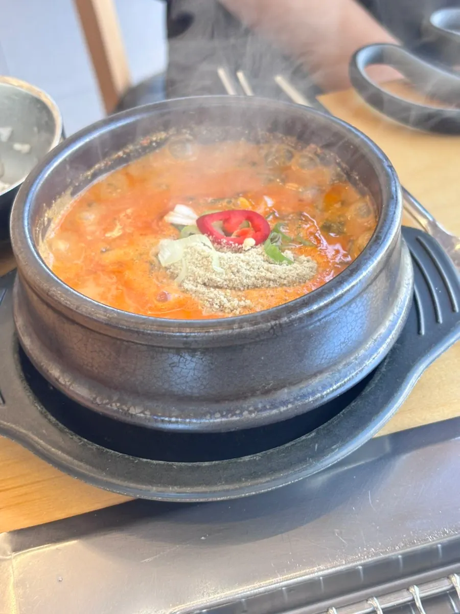 Thick eel soup with perilla seed powder