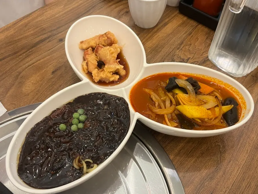 짜장·짬뽕·탕수육이 한 그릇에 담긴 1인정식