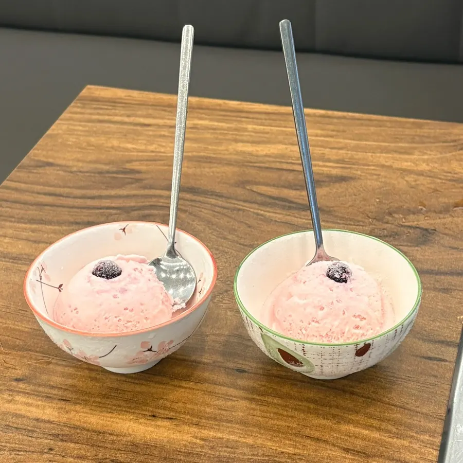 Ice cream dessert served after the meal