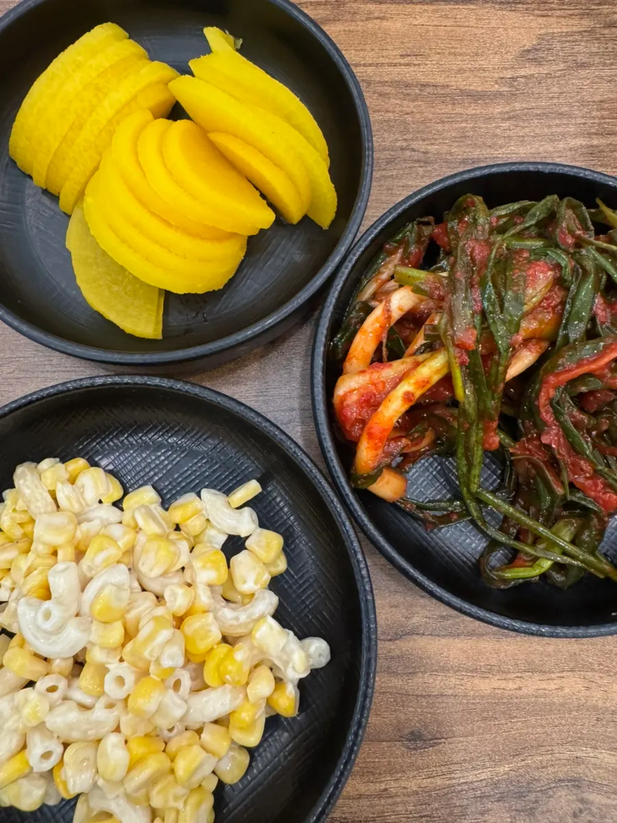 주문 후 제공된 얇은 고구마튀김