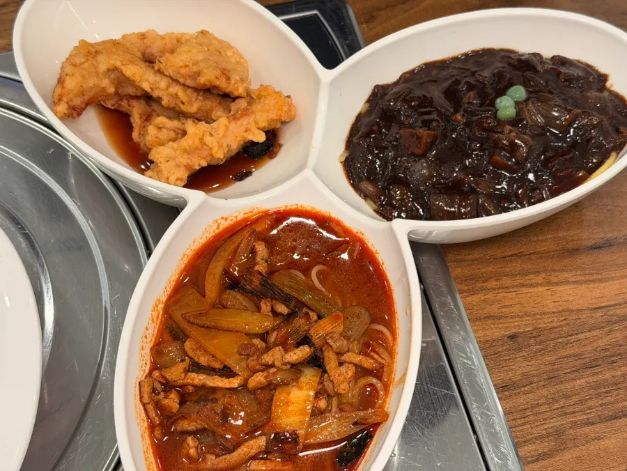 셀프바 기본찬과 밥
