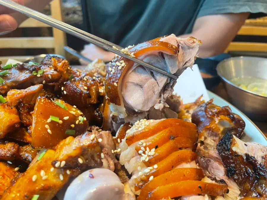 Plate of fire-grilled spicy jokbal