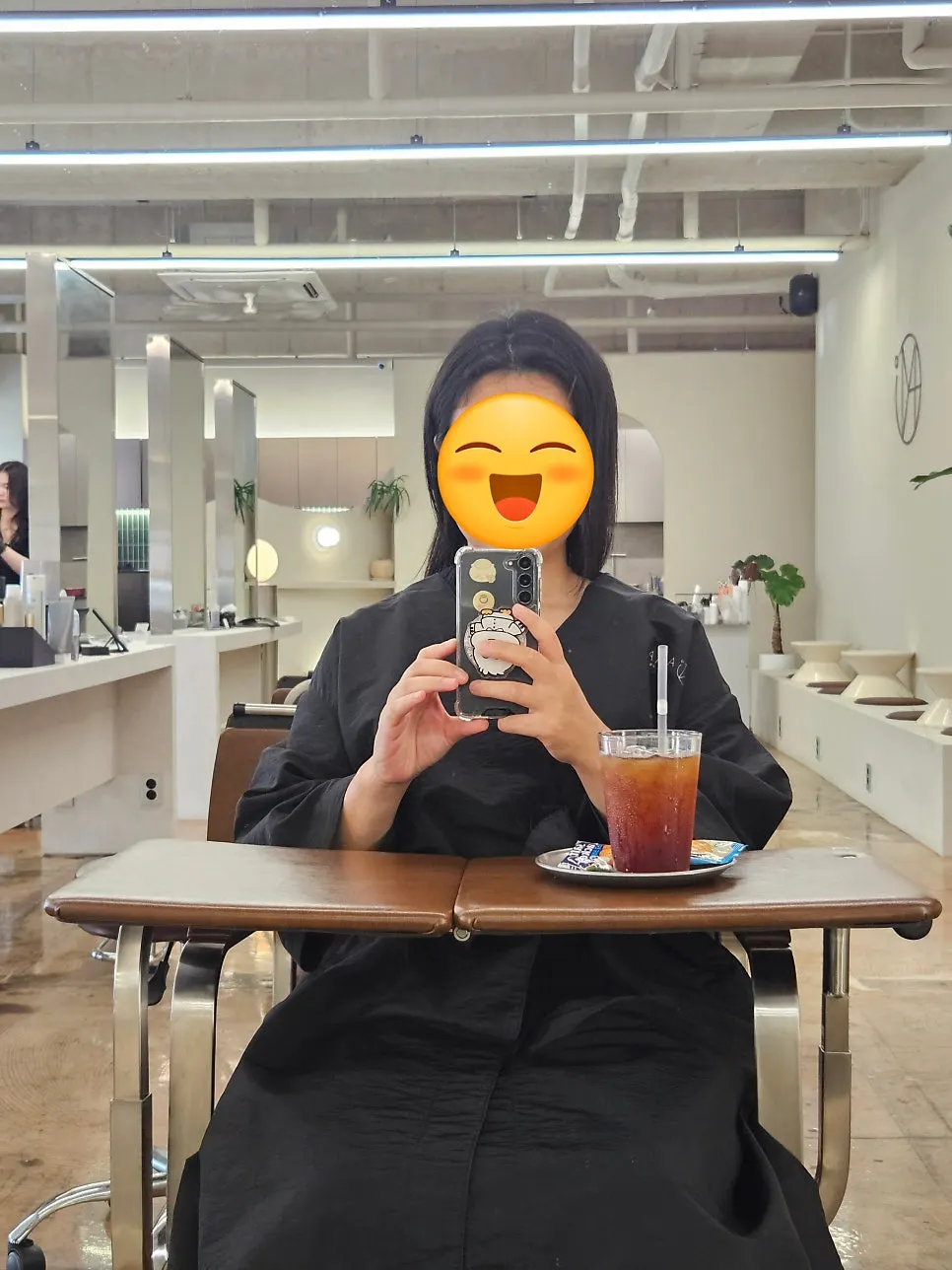 Receiving a hair consultation