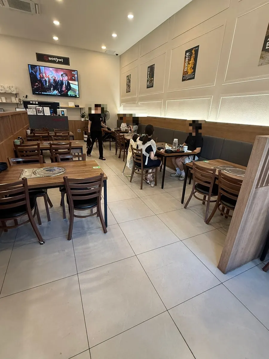 พื้นที่กว้างขวางภายในร้าน Mayway