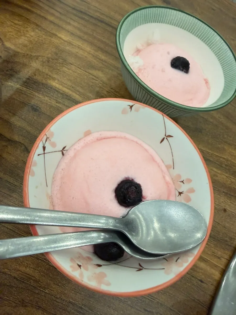 ไอศกรีมสตรอว์เบอร์รี่ของหวานปิดท้าย