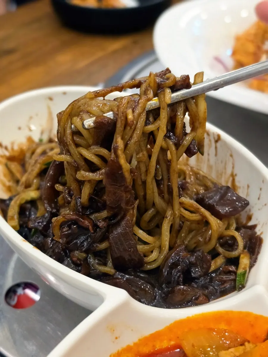 Full view of the solo set meal