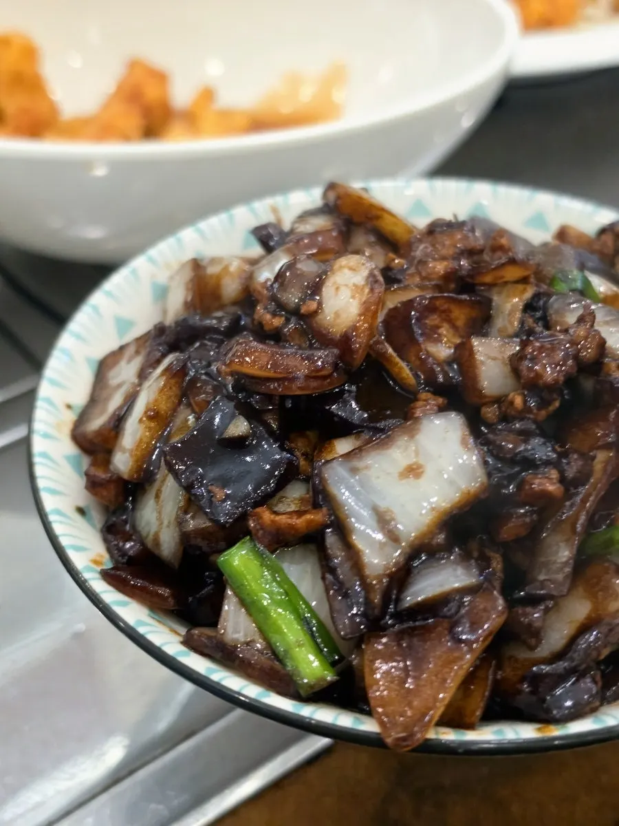 Ganjjajang sauce and thin noodles