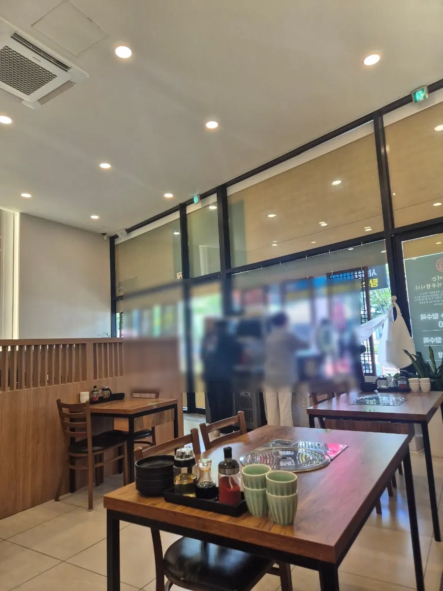 Spacious seating at the Mayway Chinese restaurant