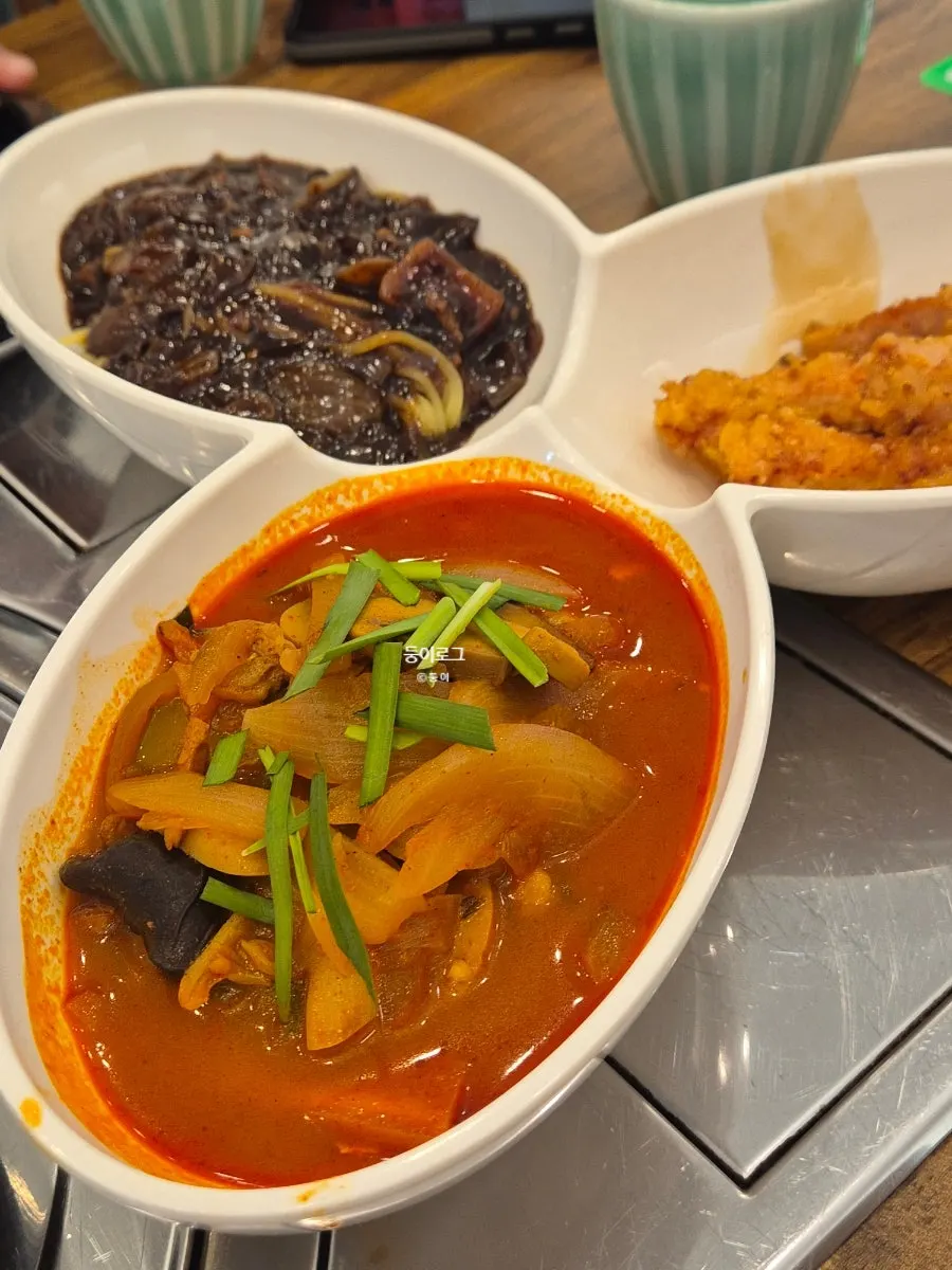 Plate of Mayway's pre-meal fried snack