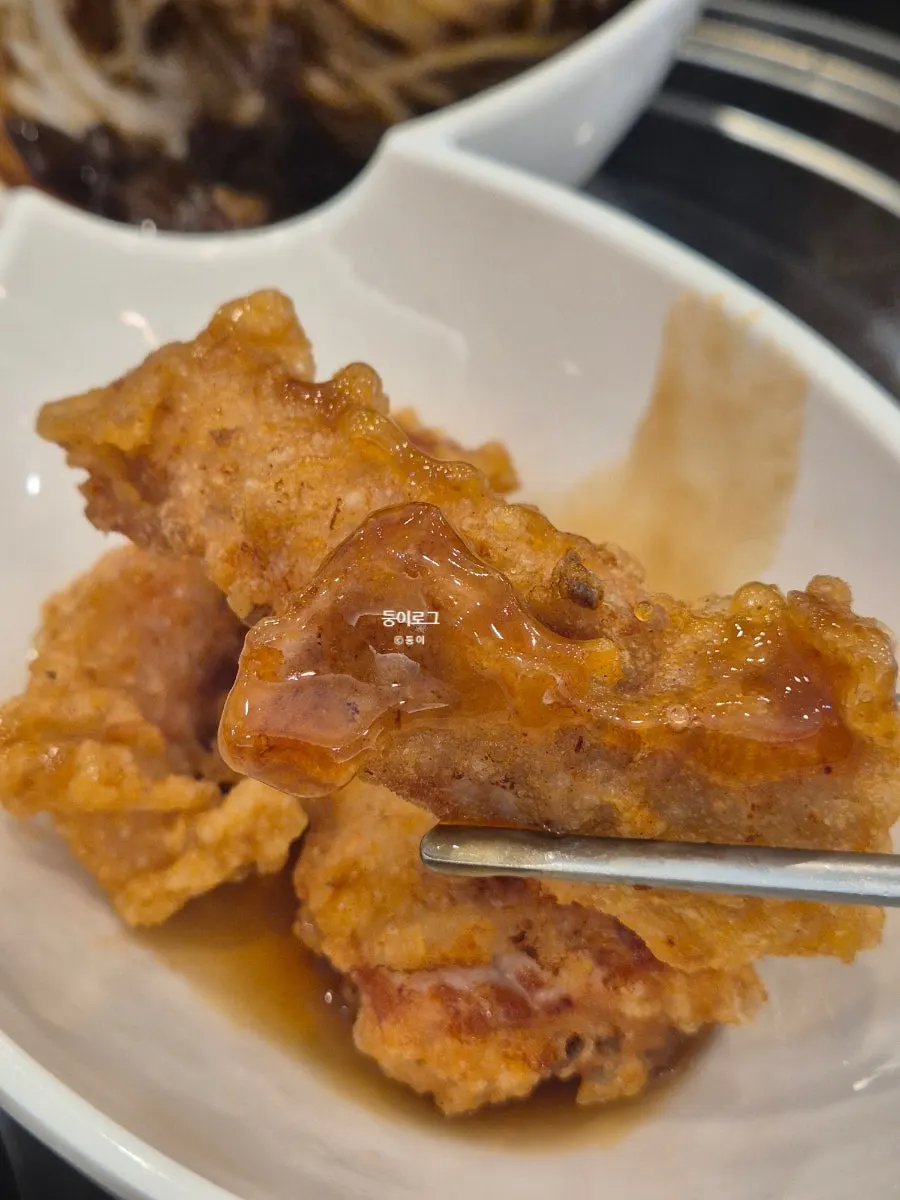 Domestic sweet and sour pork included in the 1-person set meal