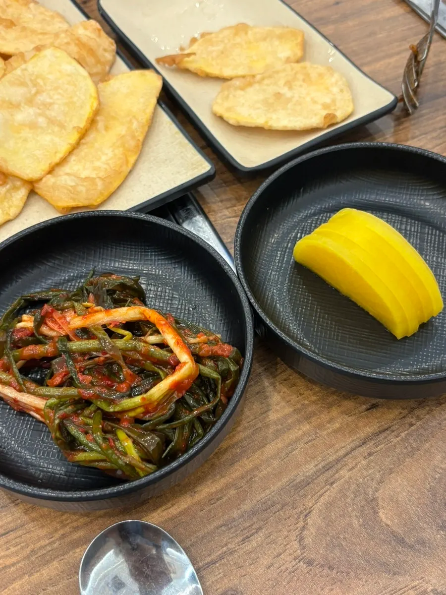 Thick jjajang sauce and noodles with squid