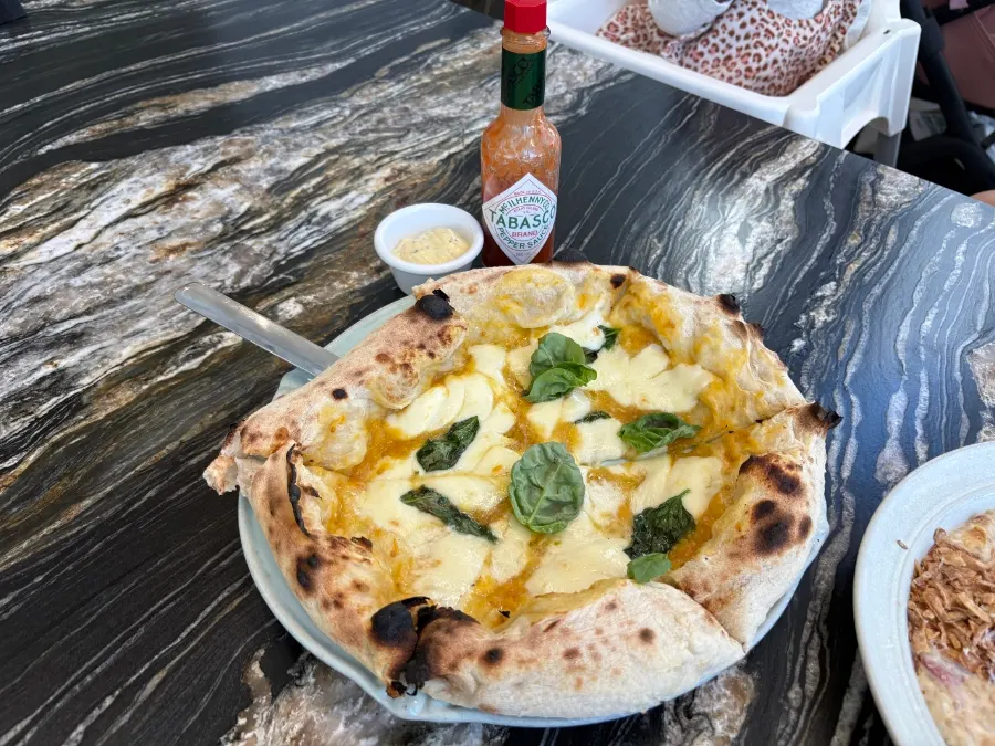 Wood-fired cheese pizza at MooDoo Cheomdan