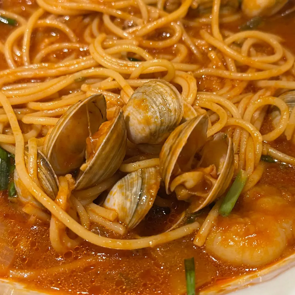 Pasta with shrimp and dongjuk clams