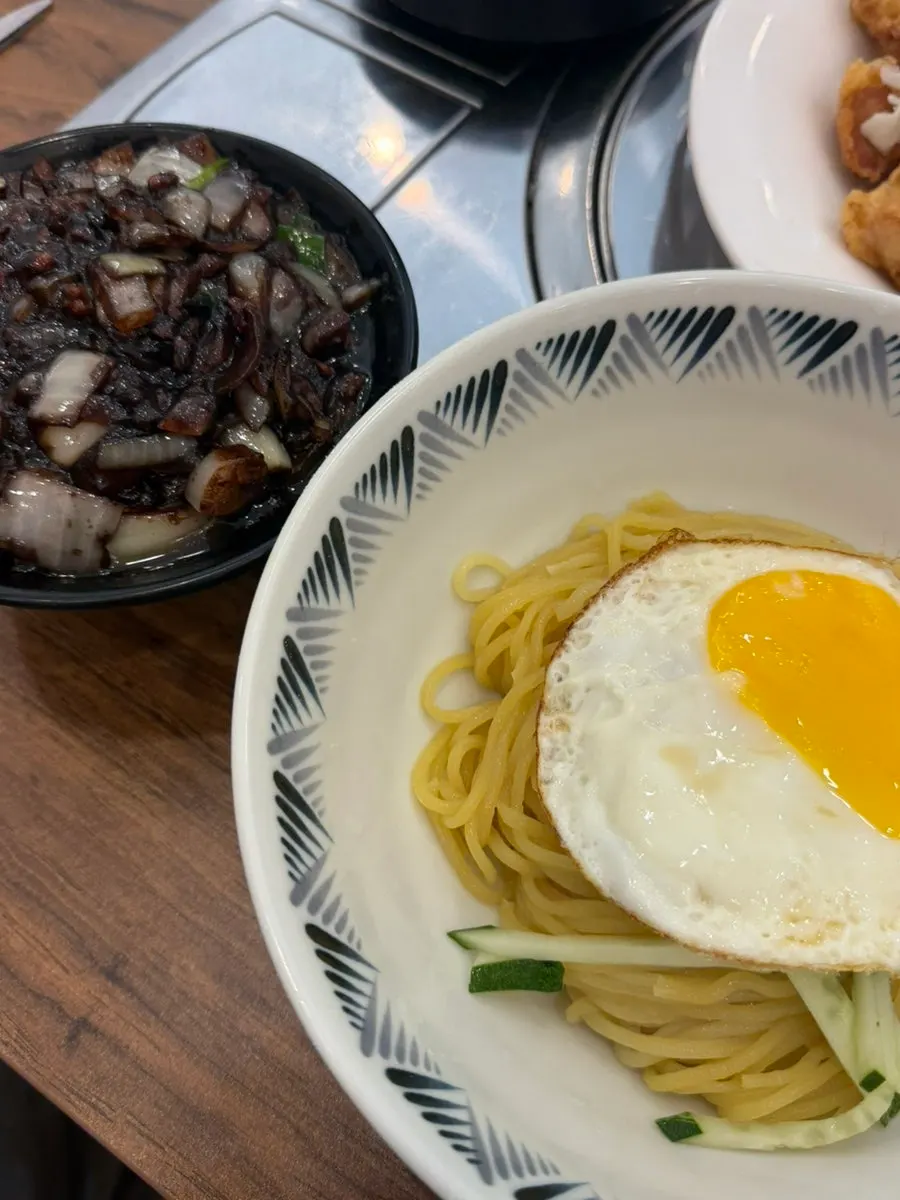 두툼한 고기의 바삭한 탕수육