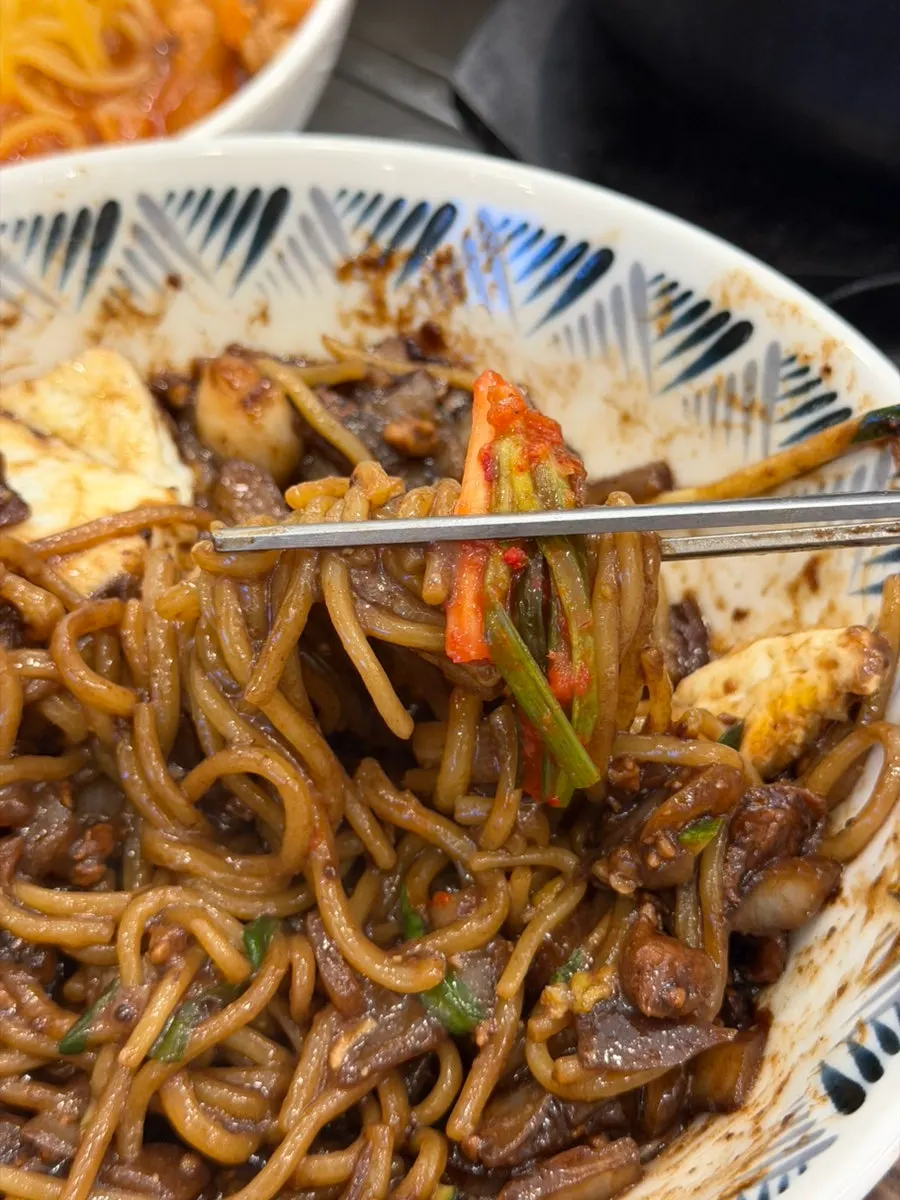 반숙후라이를 올린 간짜장