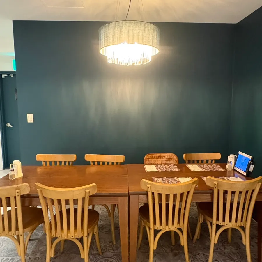 Inside of Filling Donkatsu with generous table spacing