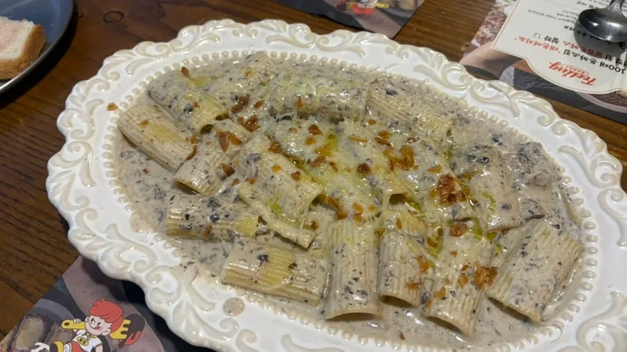 Plate of the mushroom truffle cream pasta