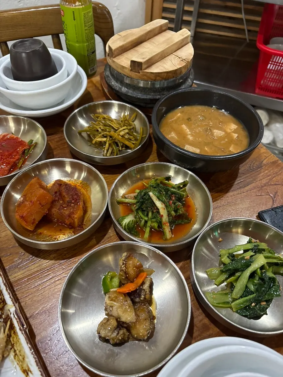 녹차물에 올린 보리굴비 한 점