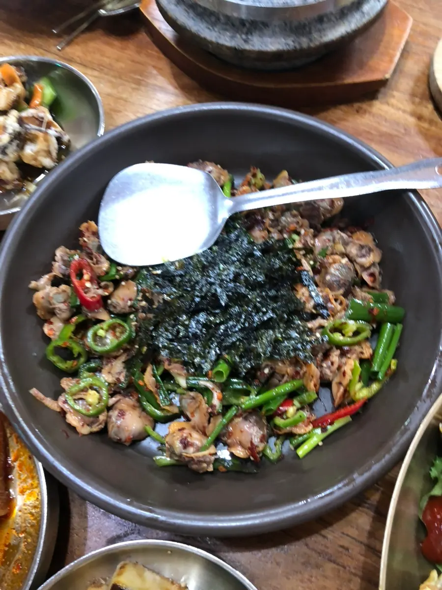 슴슴한 양념의 봄설 꼬막무침