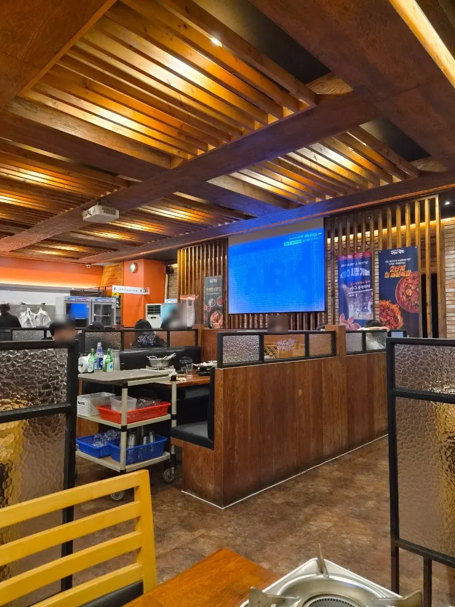 Interior with private rooms named Spring, Summer, Fall, Winter