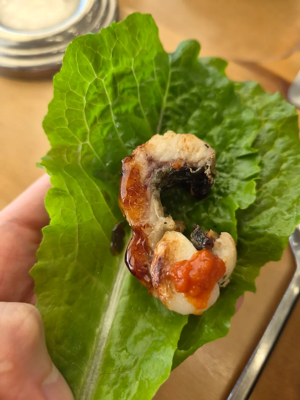 千切り生姜と野菜をのせたうなぎの包み