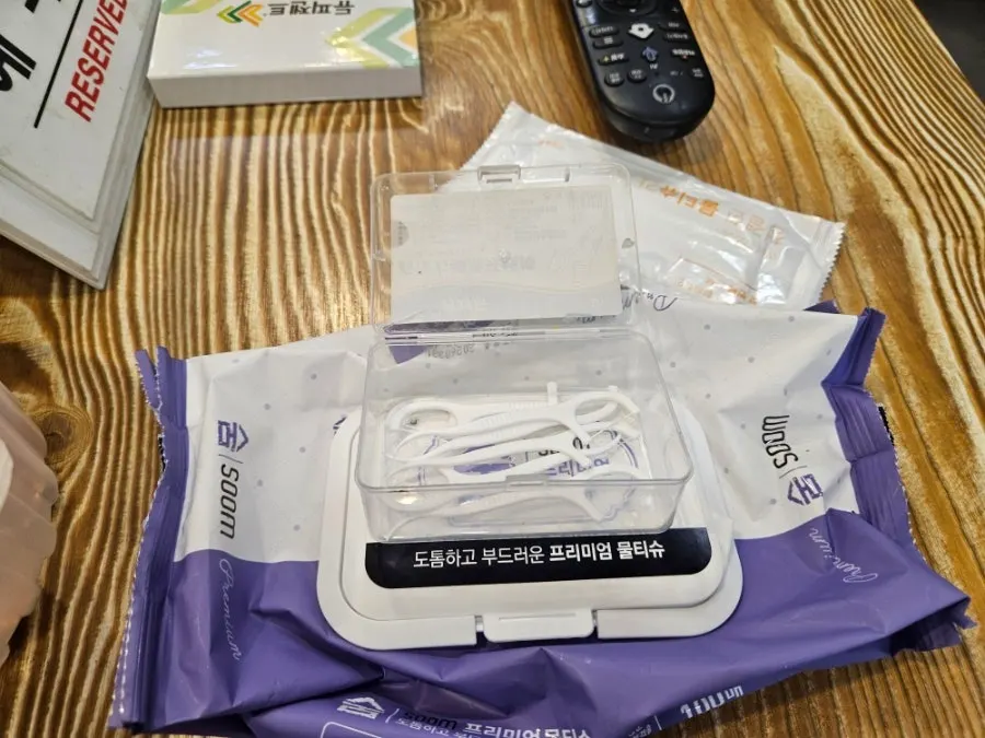 Candy and disposable floss picks at the register
