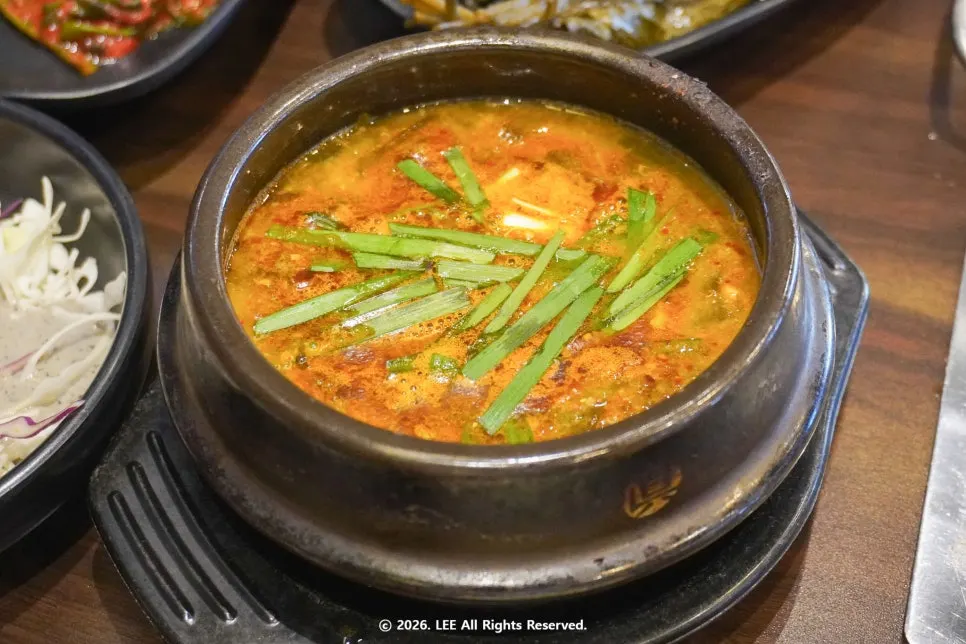 Lunch special eel soup served at Yuil Jangeo