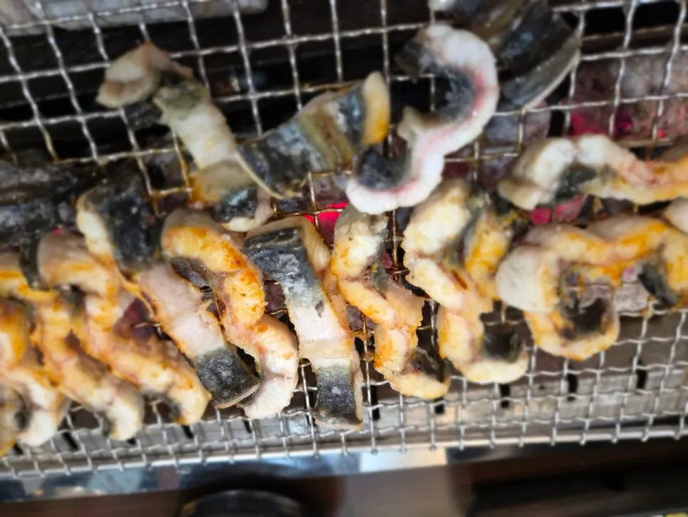 잘 익은 민물장어 숯불구이