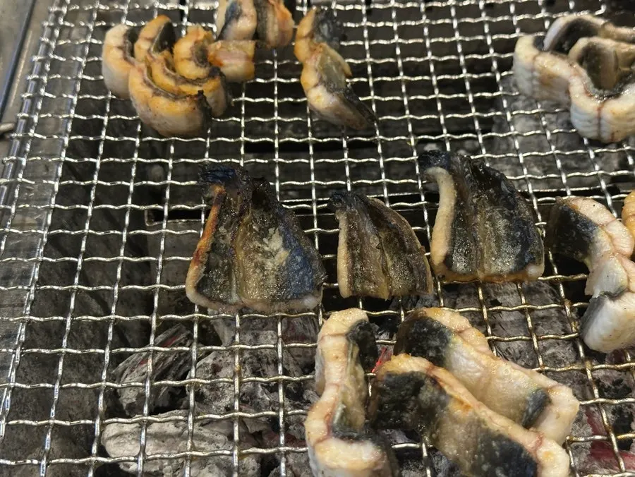 Charcoal-grilled eel tail section